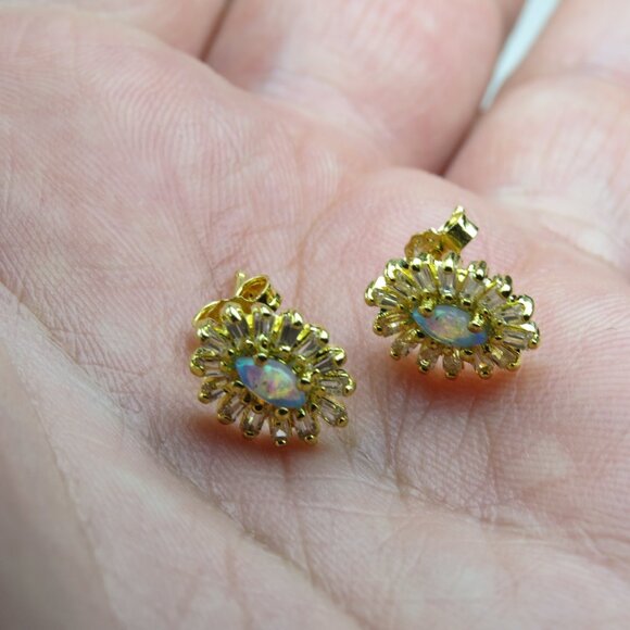 $130 18k St. Silver Opal Studs Hand Made - Picture 3 of 6